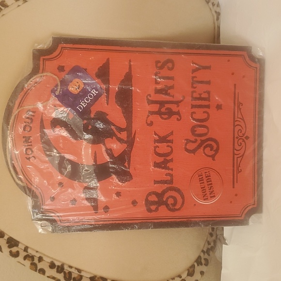 N/A Other - 🎃 3 pack Halloween gift set (wall decor, dish towel, stickers)